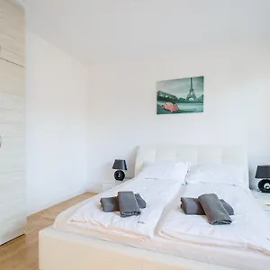 Robi Apartament